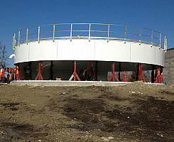 Construcción de Tanques de Panel Plano Atornillado