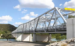 mantenimiento de puentes, tanques, represas, estaciones de bombeo