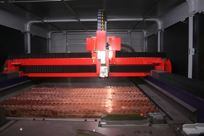 laser para construccion de tanques atornillados